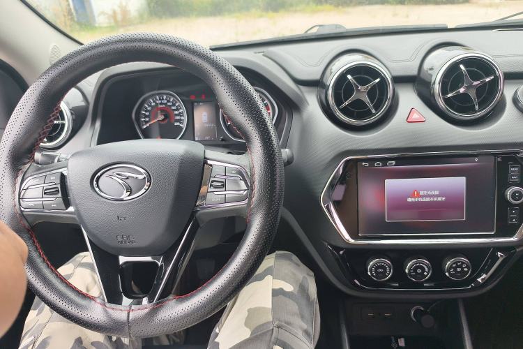 Used Soueast DX3 2018 1.5L Manual Luxury Model Interior 3
