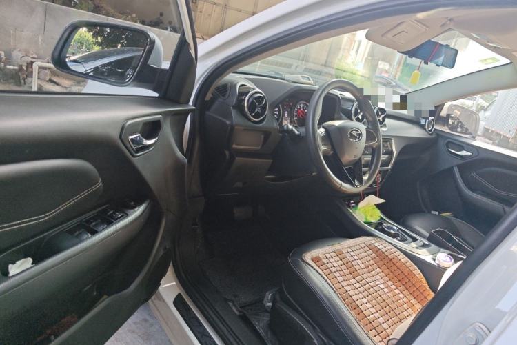 Used Soueast DX3 2018 EV400 Elite Edition Interior 3