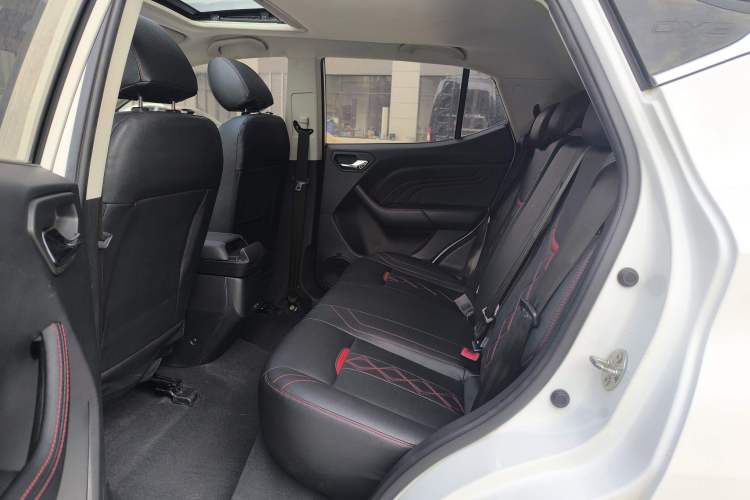 Used Soueast DX3 2018 1.5L Manual Luxury Model Interior 3
