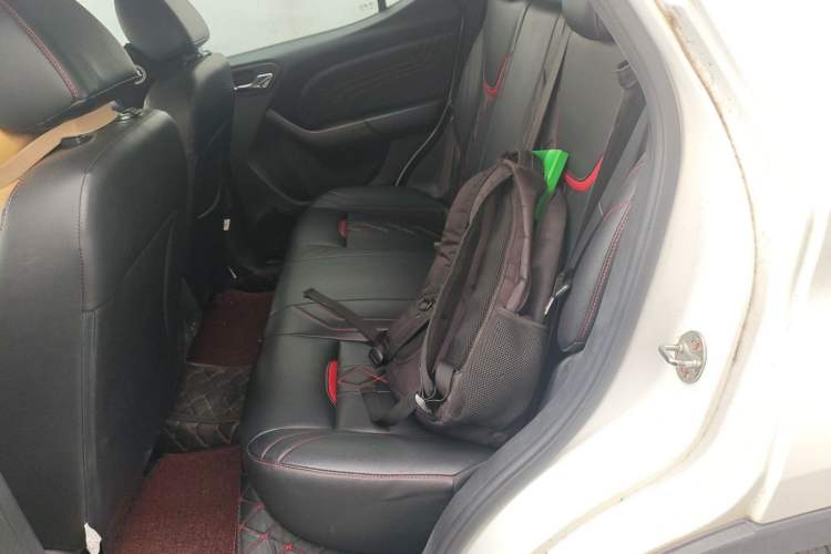 Used Soueast DX3 2018 1.5L Manual Luxury Model Interior 4