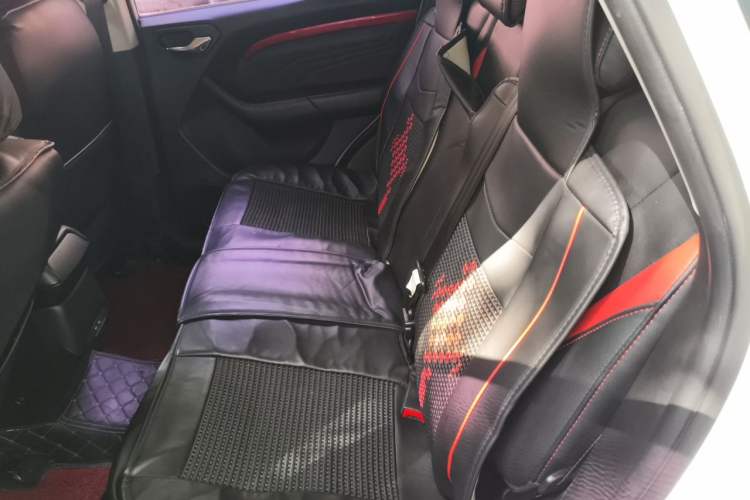 Used Soueast DX3 2018 1.5T SRG CVT Flagship Model Interior 4