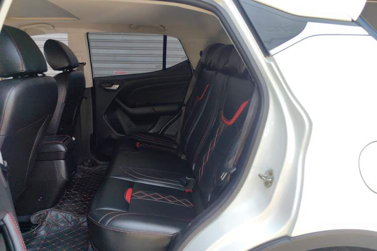 Used Soueast DX3 2018 1.5T CVT Luxury Model Interior 4