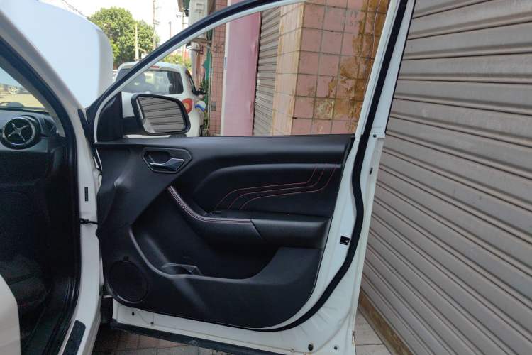 Used Soueast DX3 2018 1.5T CVT Luxury Model Interior 5