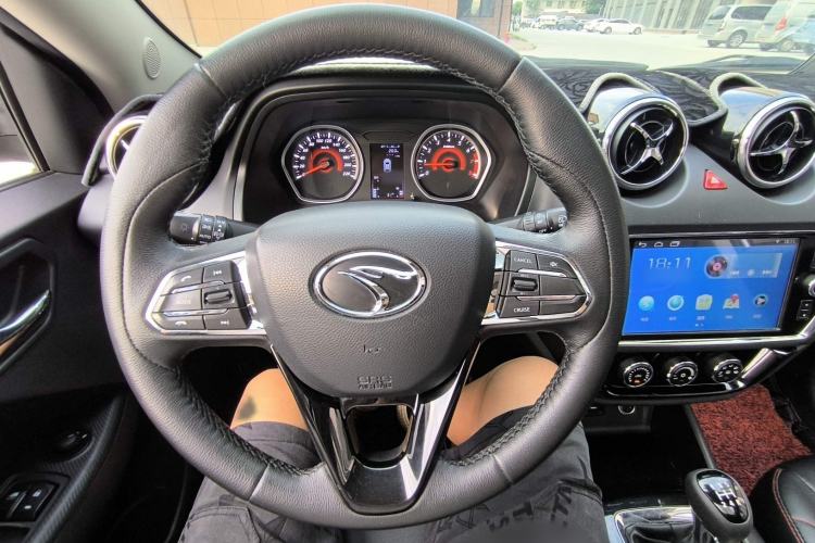 Used Soueast DX3 2018 1.5L Manual Luxury Model Interior 5