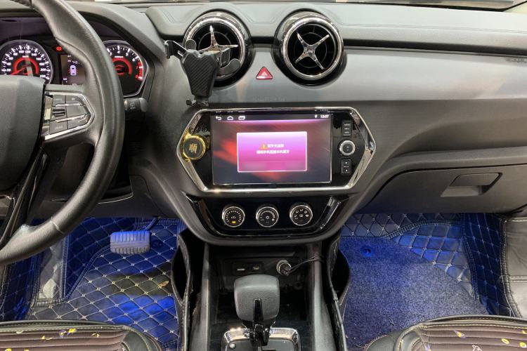 Used Soueast DX3 2018 1.5T CVT Luxury Model Interior 5