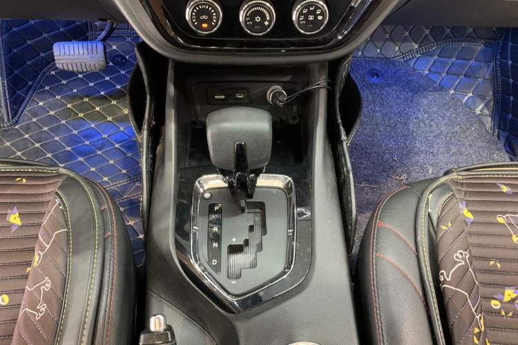 Used Soueast DX3 2018 1.5T CVT Luxury Model Interior 6