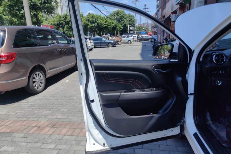 Used Soueast DX3 2018 1.5T CVT Luxury Model Interior 7