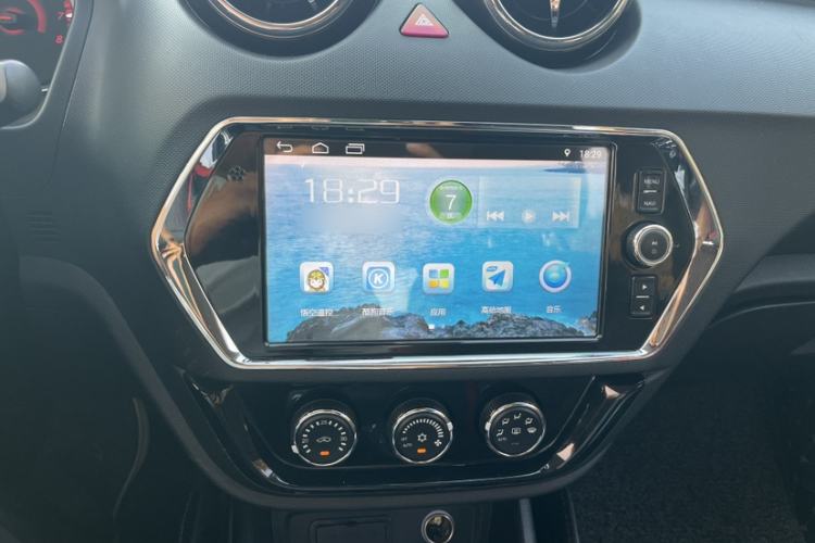Used Soueast DX3 2018 1.5L Manual Flagship Edition Interior 7
