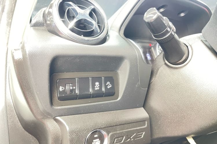 Used Soueast DX3 2018 1.5L Manual Luxury Model Interior 8