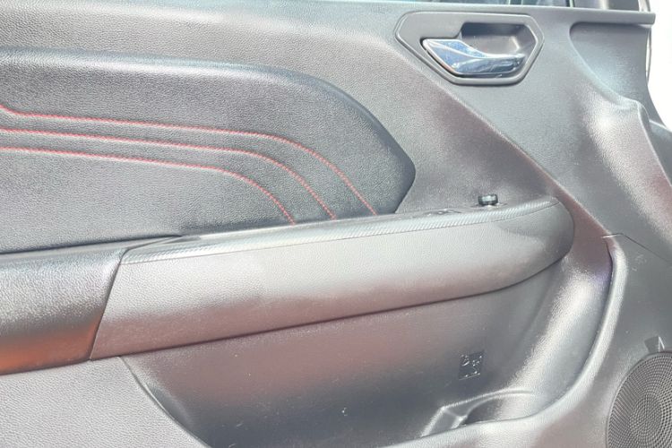 Used Soueast DX3 2018 1.5L Manual Luxury Model Interior 9