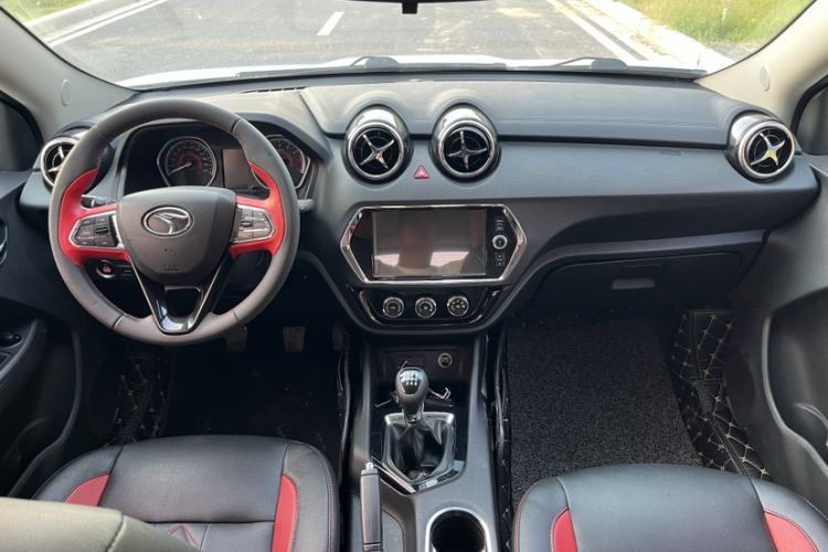 Used Soueast DX3 2018 1.5L Manual Flagship Edition Interior 9