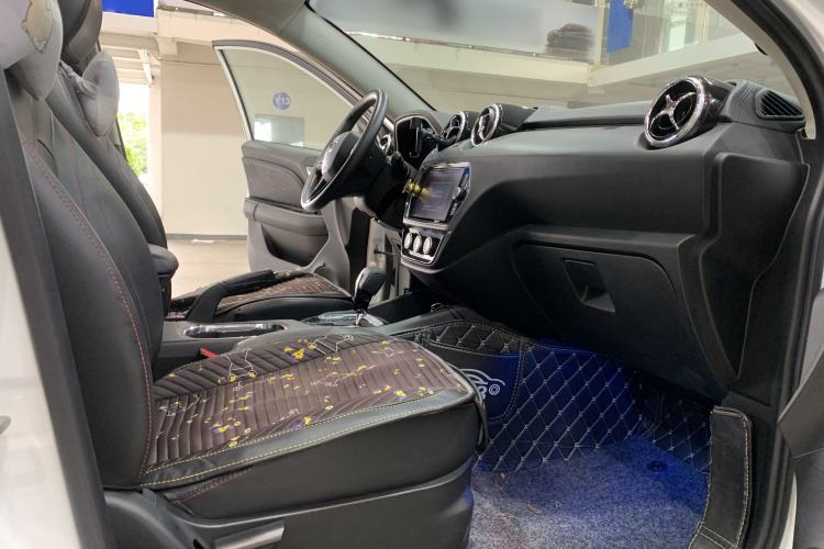 Used Soueast DX3 2018 1.5T CVT Luxury Model Interior 9