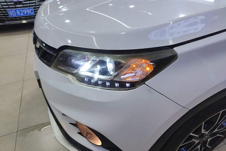 Used Soueast DX3 2018 1.5T CVT Luxury Model Left Front Headlight