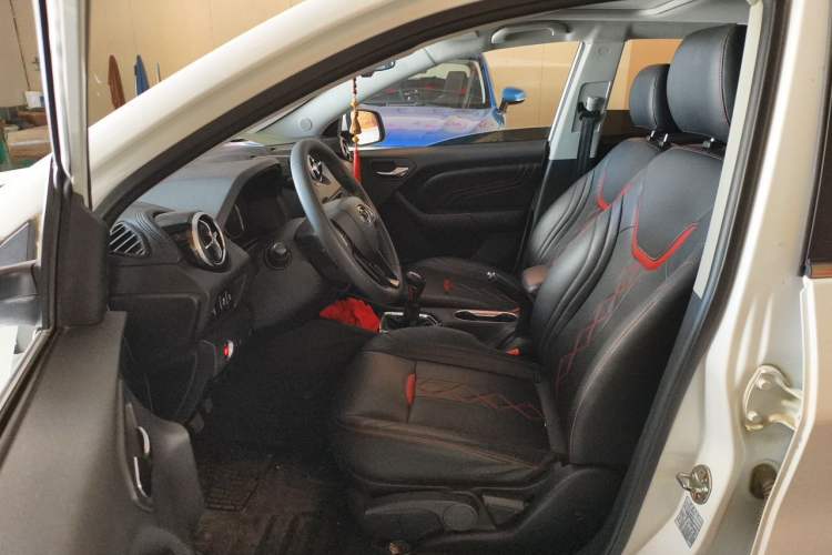 Used Soueast DX3 2018 1.5L Manual Luxury Model Left Front Seat