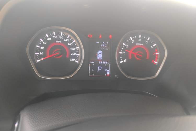 Used Soueast DX3 2018 1.5T CVT Luxury Model Odometer Close Up