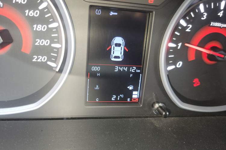 Used Soueast DX3 2018 1.5L Manual Luxury Model Odometer Close Up