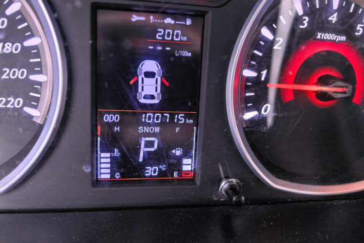 Used Soueast DX3 2018 1.5T CVT Flagship Edition Odometer Close Up