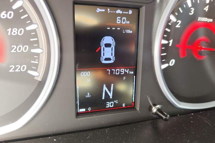 Used Soueast DX3 2018 1.5T CVT Luxury Model Odometer Close Up