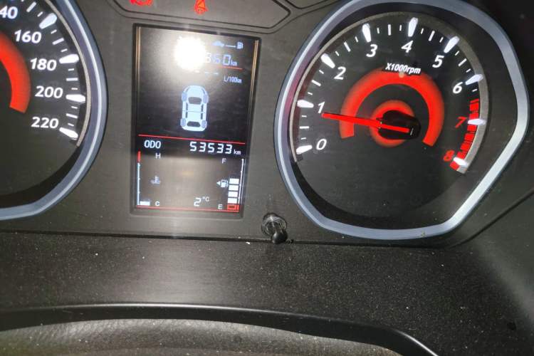 Used Soueast DX3 2018 1.5L Manual Luxury Model Odometer Close Up