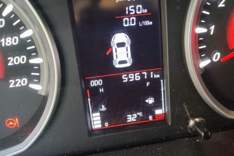 Used Soueast DX3 2018 1.5L Manual Luxury Model Odometer Close Up