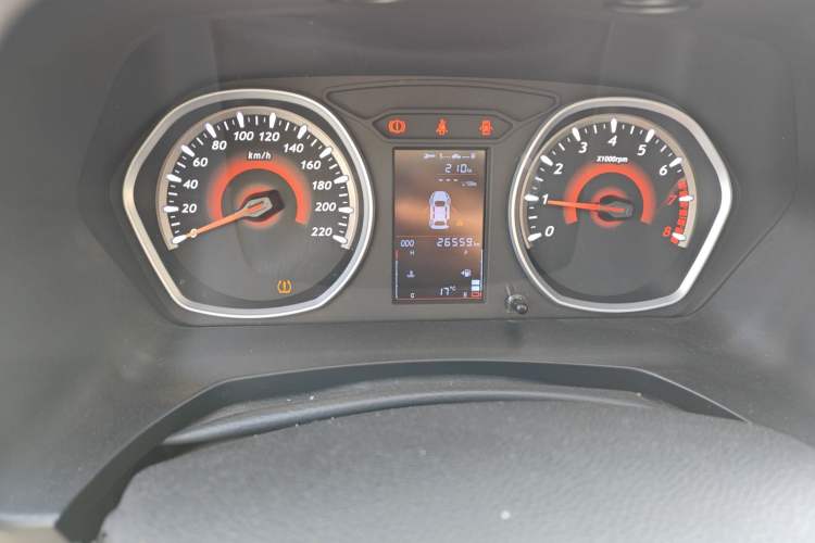 Used Soueast DX3 2018 1.5L Manual Luxury Model Odometer Close Up