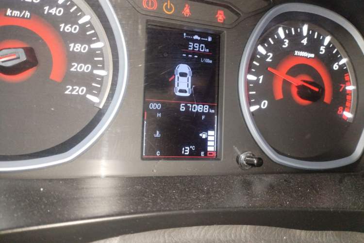 Used Soueast DX3 2018 1.5L Manual Luxury Model Odometer Close Up