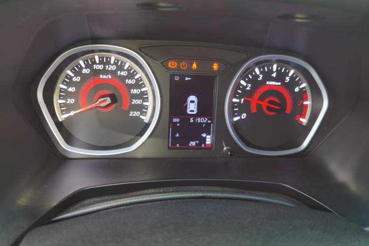 Used Soueast DX3 2018 1.5L Manual Luxury Model Odometer Close Up