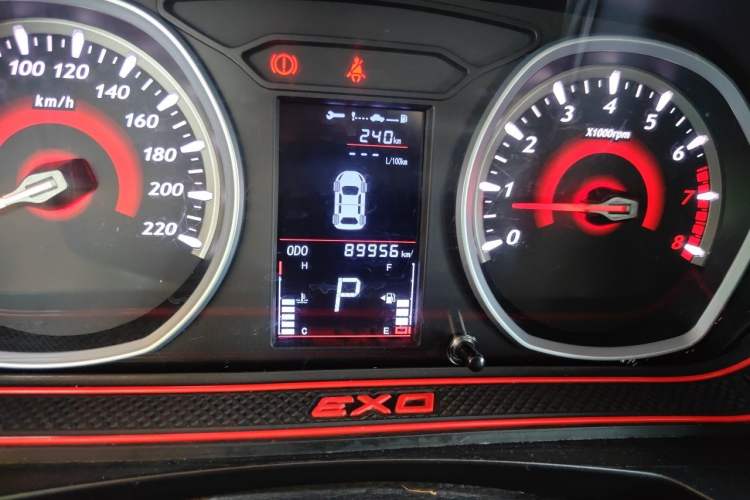 Used Soueast DX3 2018 1.5T CVT Luxury Model Odometer Close Up
