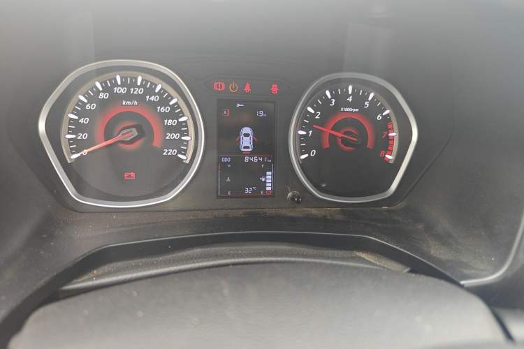 Used Soueast DX3 2018 1.5L Manual Flagship Edition Odometer Close Up