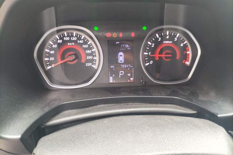 Used Soueast DX3 2018 1.5T CVT Flagship Edition Odometer Close Up