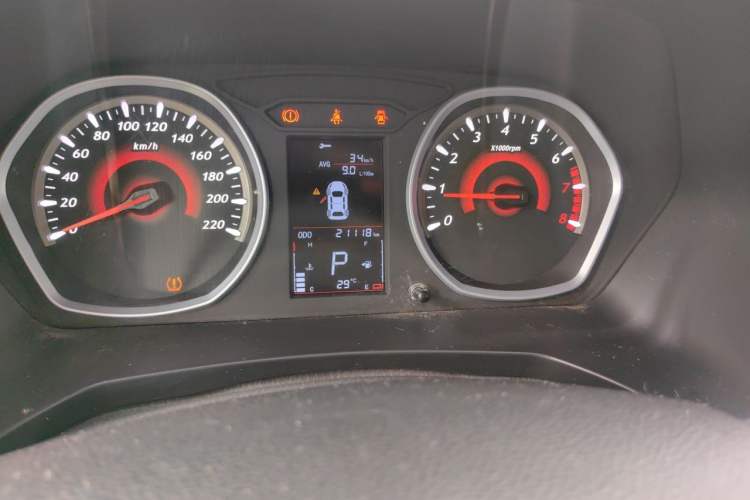 Used Soueast DX3 2018 1.5T CVT Luxury Model Odometer Close Up