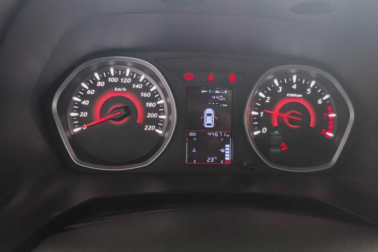 Used Soueast DX3 2018 1.5L Manual Luxury Model Odometer Close Up