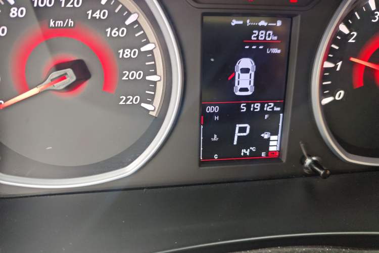 Used Soueast DX3 2018 1.5T CVT Luxury Model Odometer Close Up