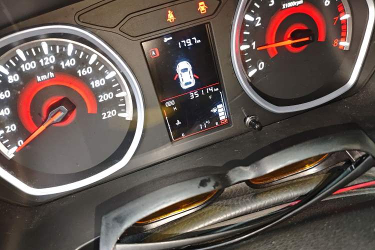 Used Soueast DX3 2018 1.5L Manual Luxury Model Odometer Close Up