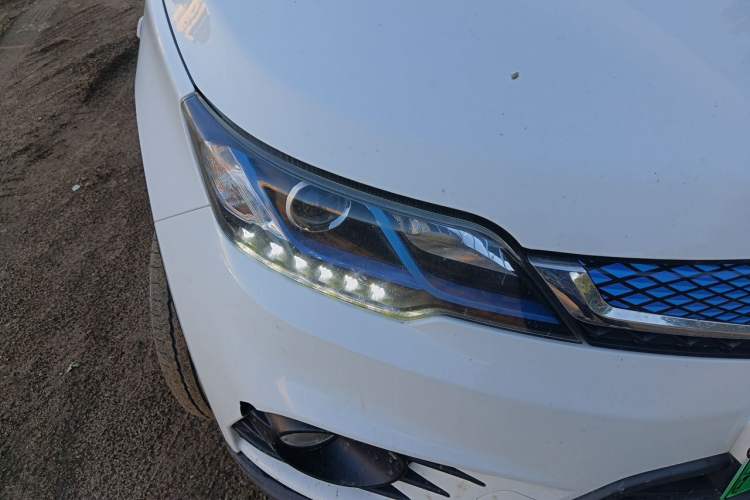 Used Soueast DX3 2018 EV Flagship Model Right Front Headlight