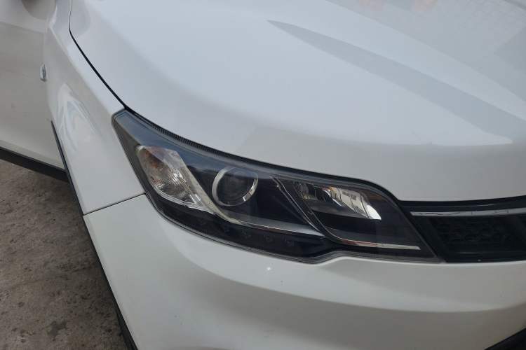 Used Soueast DX3 2018 1.5L Manual Luxury Model Right Front Headlight