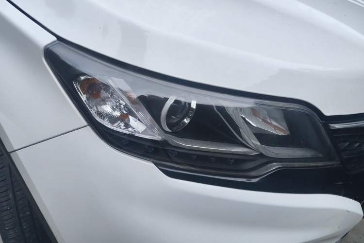Used Soueast DX3 2018 1.5T Outdoor Edition CVT Prestige Model Right Front Headlight