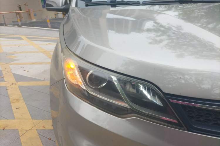 Used Soueast DX3 2018 1.5T CVT Flagship Edition Right Front Headlight