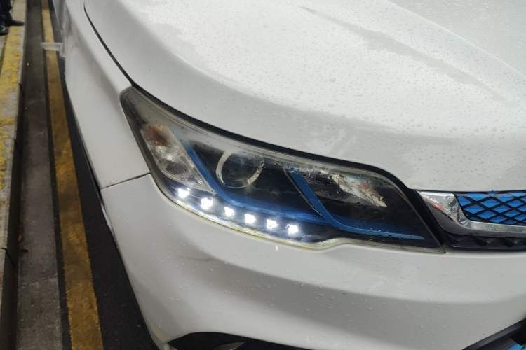 Used Soueast DX3 2018 EV Flagship Model Right Front Headlight