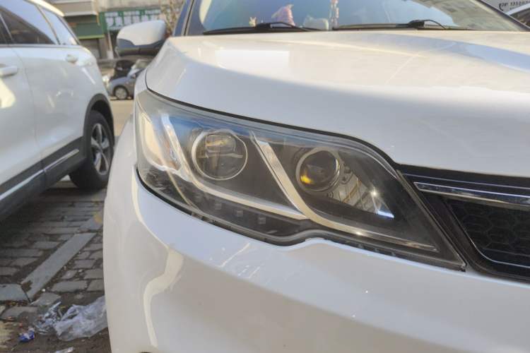 Used Soueast DX3 2018 1.5T CVT Flagship Edition Right Front Headlight
