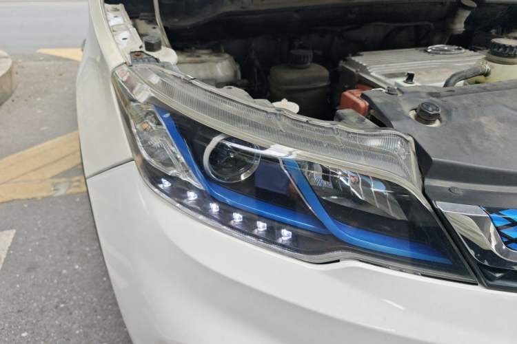 Used Soueast DX3 2018 EV400 Luxury Edition Right Front Headlight