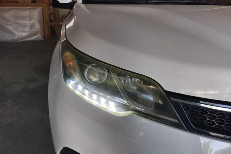 Used Soueast DX3 2018 1.5L Manual Luxury Model Right Front Headlight