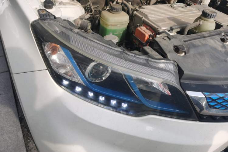 Used Soueast DX3 2018 EV400 Flagship Edition Right Front Headlight