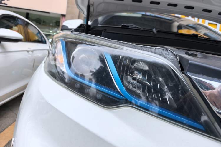 Used Soueast DX3 2018 EV Flagship Model Right Front Headlight
