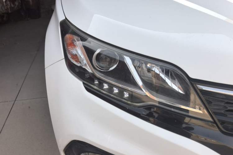Used Soueast DX3 2018 1.5L Manual Luxury Model Right Front Headlight