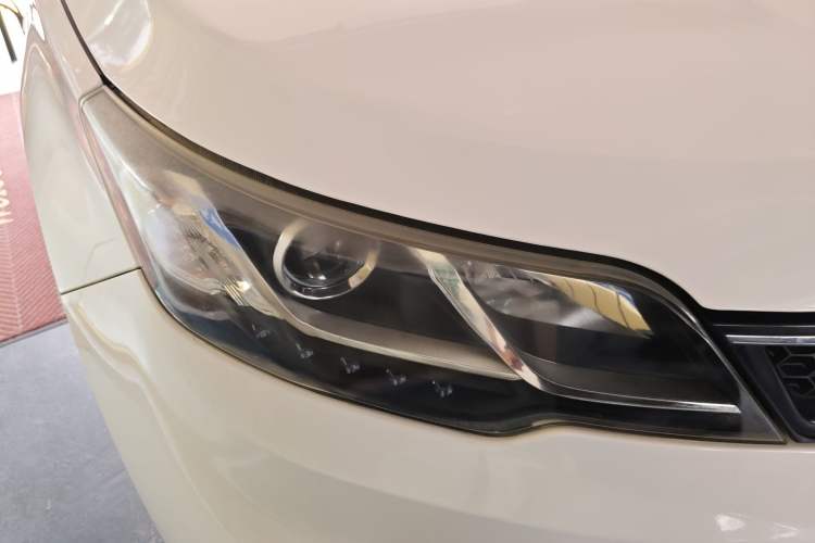 Used Soueast DX3 2018 1.5T CVT Luxury Model Right Front Headlight