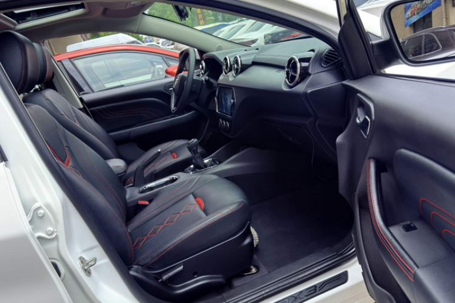 Used Soueast DX3 2018 1.5L Manual Luxury Model Right Front Seat