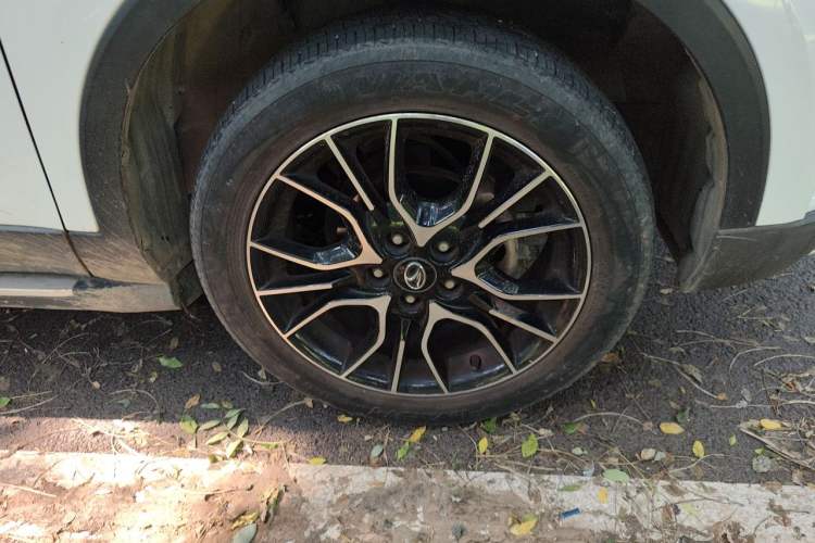 Used Soueast DX3 2018 1.5L Manual Luxury Model Right Front Wheel Hub