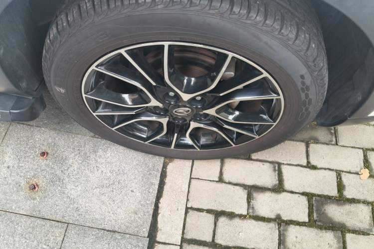 Used Soueast DX3 2018 1.5T CVT Flagship Edition Right Front Wheel Hub