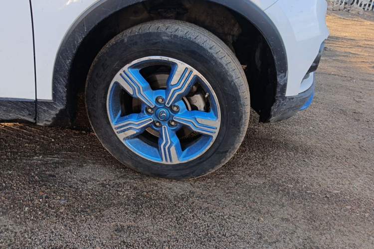 Used Soueast DX3 2018 EV Flagship Model Right Front Wheel Hub